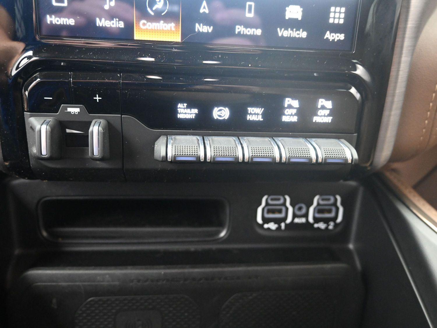 Used 2023 Diamond Black Crystal Pearlcoat Ram Longhorn image 34