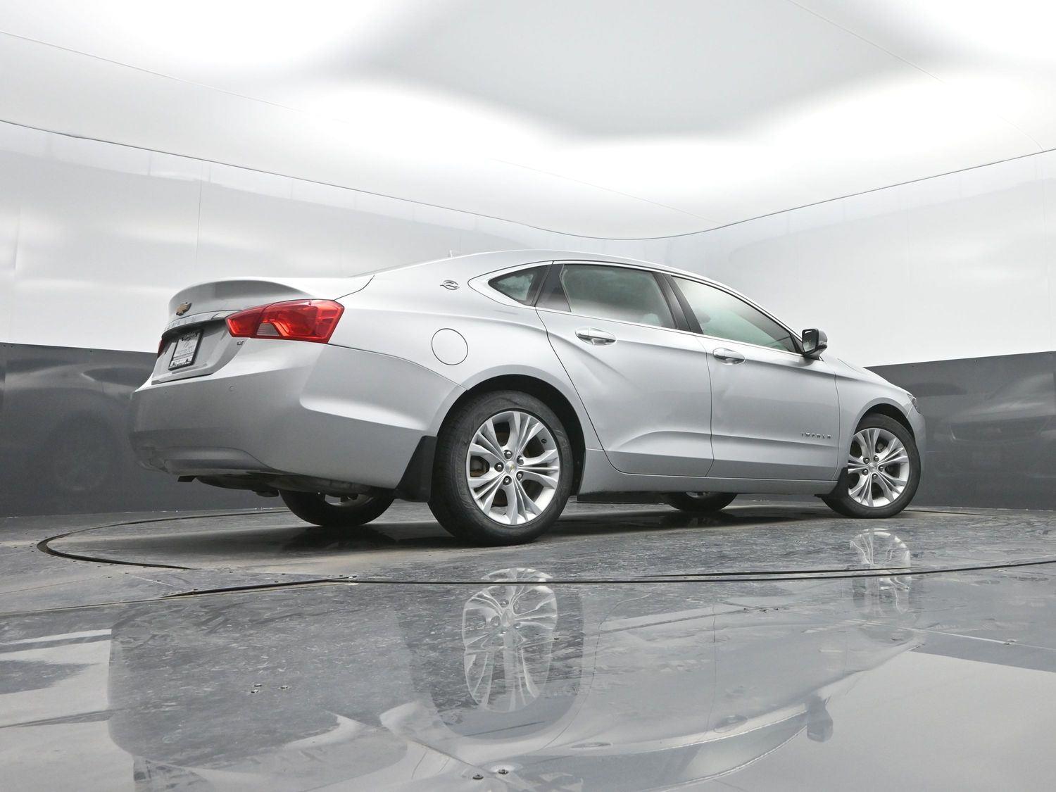 Used 2014 Silver Ice Metallic Chevrolet LT image 32