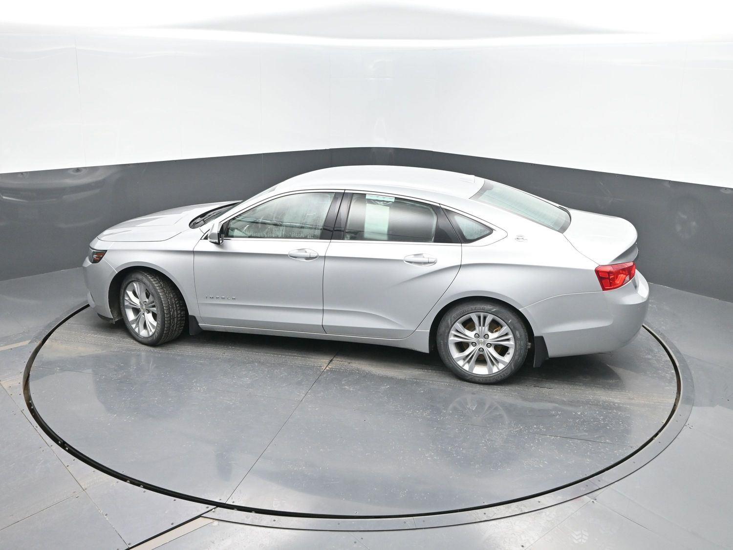 Used 2014 Silver Ice Metallic Chevrolet LT image 35