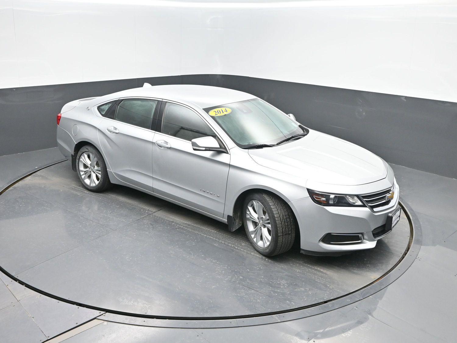 Used 2014 Silver Ice Metallic Chevrolet LT image 37