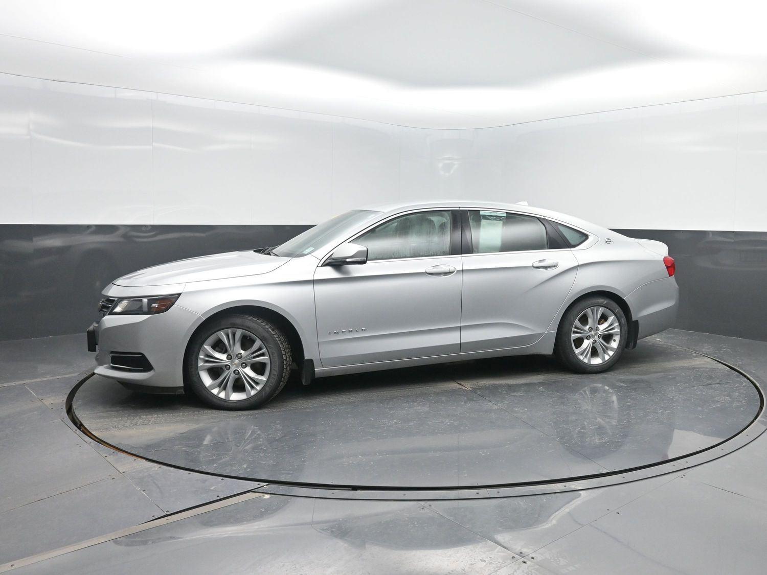 Used 2014 Silver Ice Metallic Chevrolet LT image 39