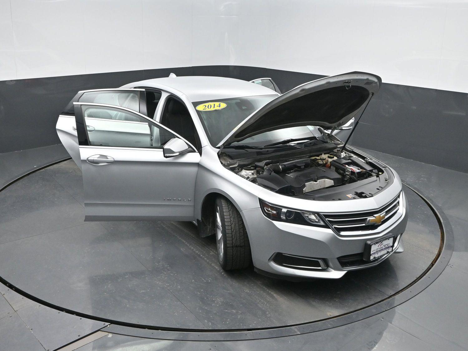 Used 2014 Silver Ice Metallic Chevrolet LT image 43