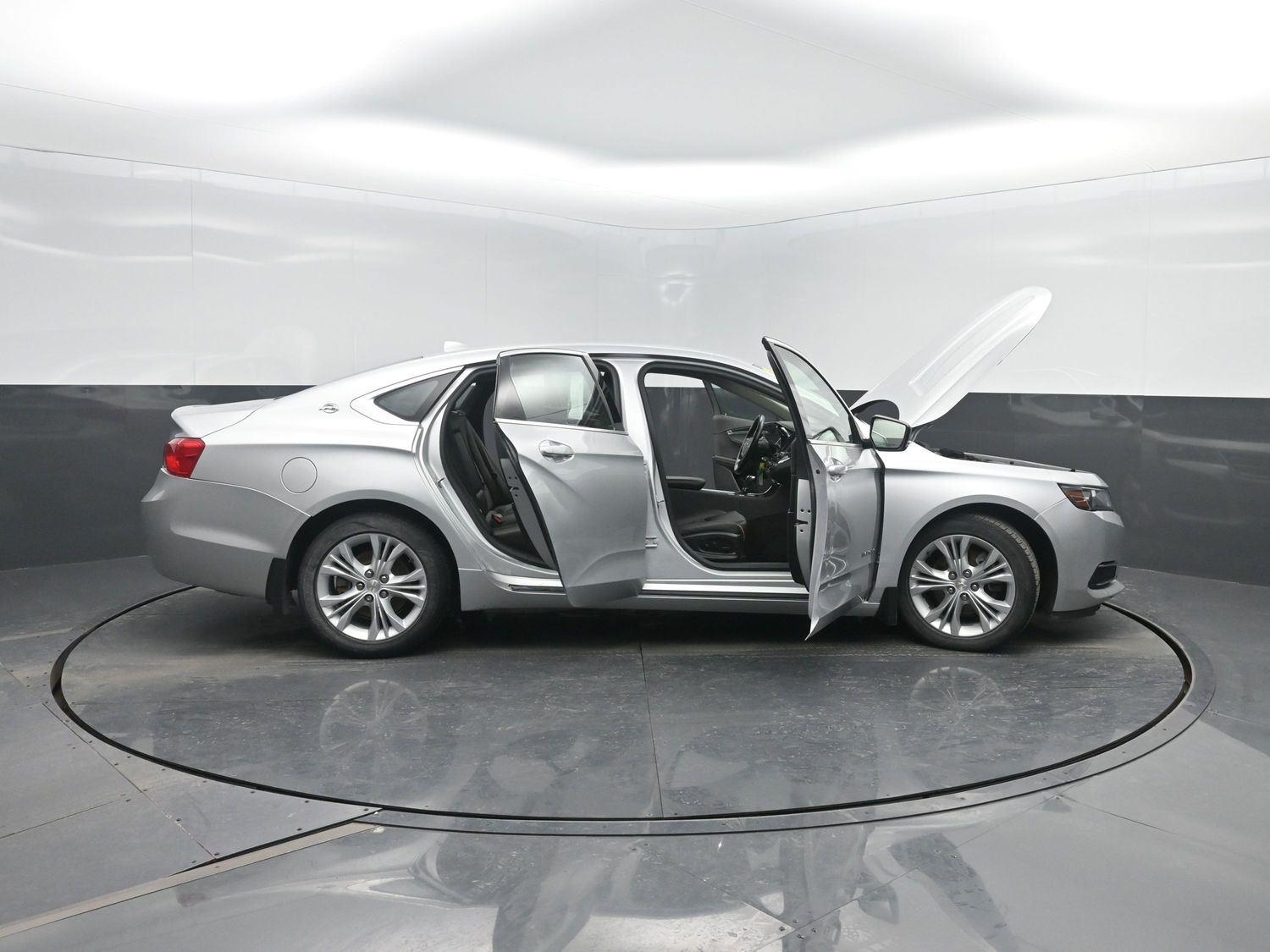 Used 2014 Silver Ice Metallic Chevrolet LT image 45