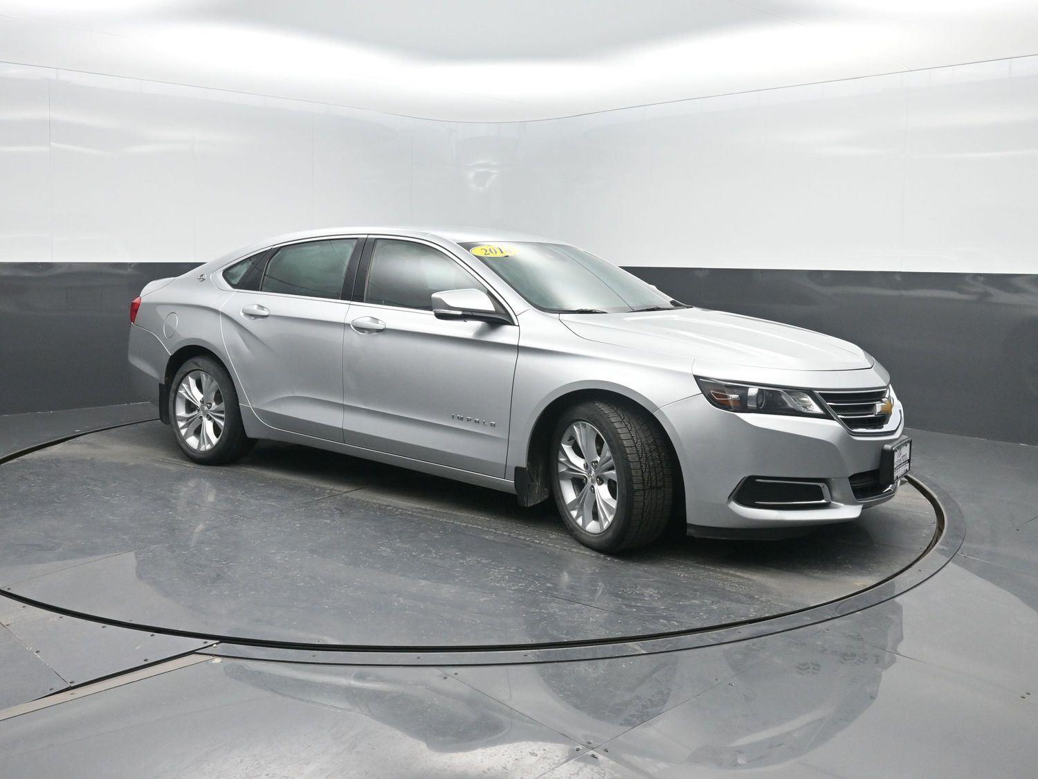 Used 2014 Silver Ice Metallic Chevrolet LT image 4