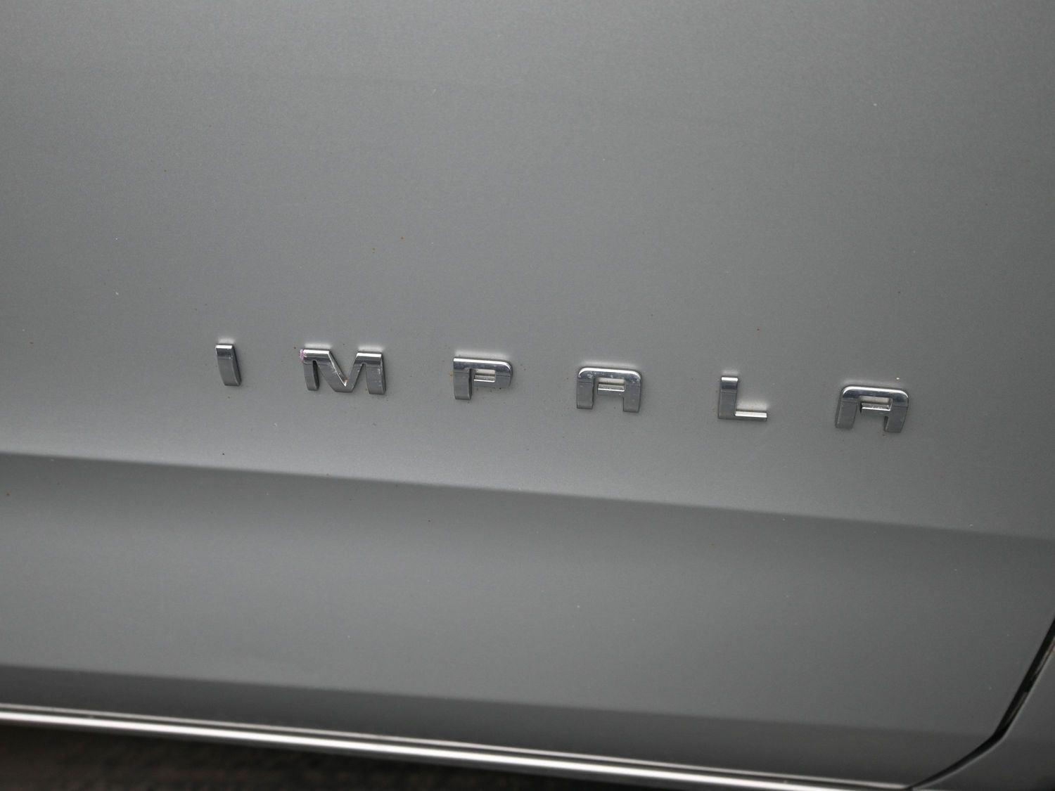 Used 2014 Silver Ice Metallic Chevrolet LT image 6