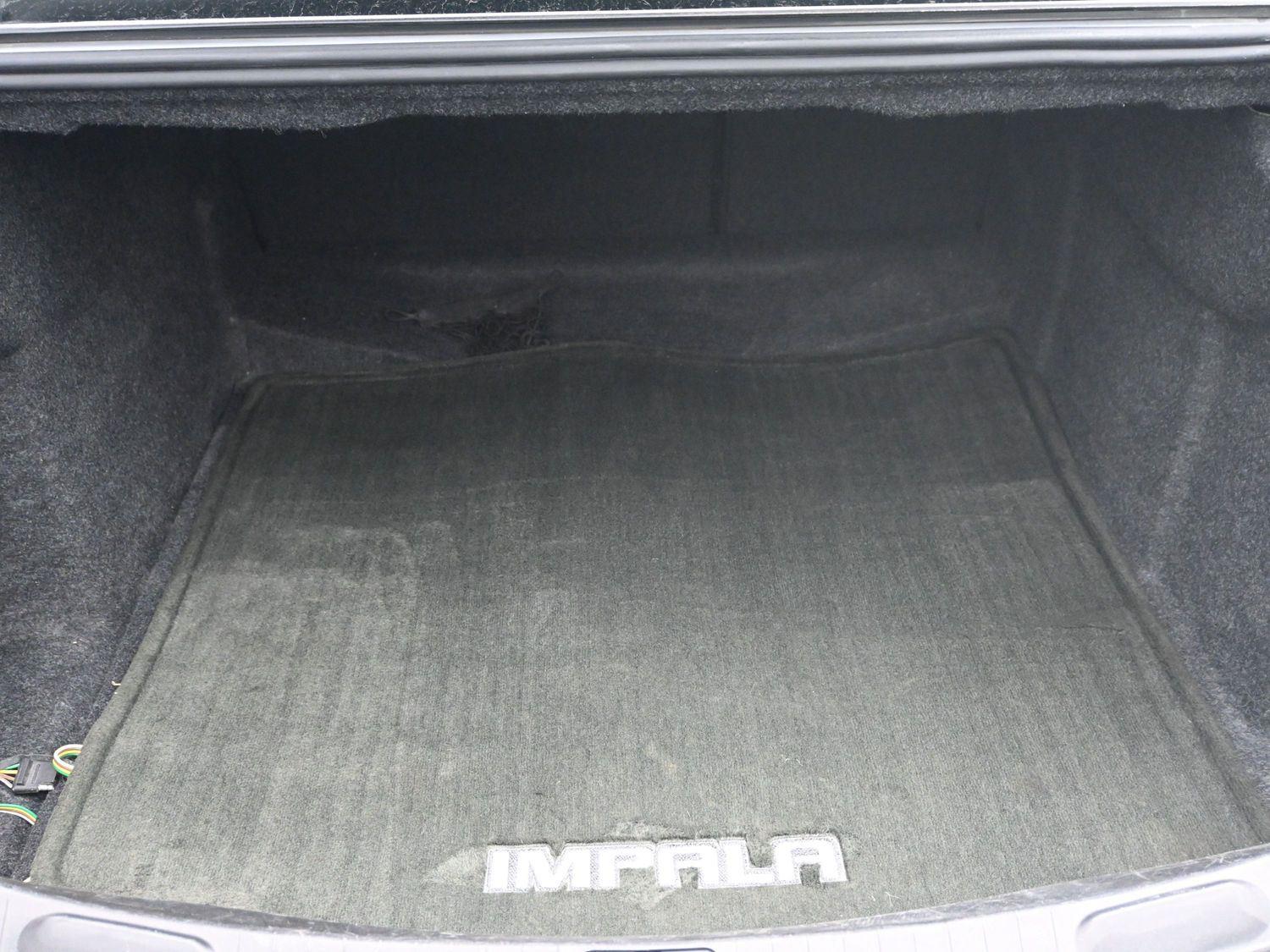 Used 2014 Silver Ice Metallic Chevrolet LT image 16