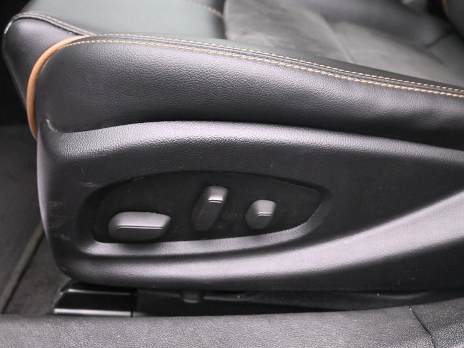 Used 2014 Silver Ice Metallic Chevrolet LT image 19