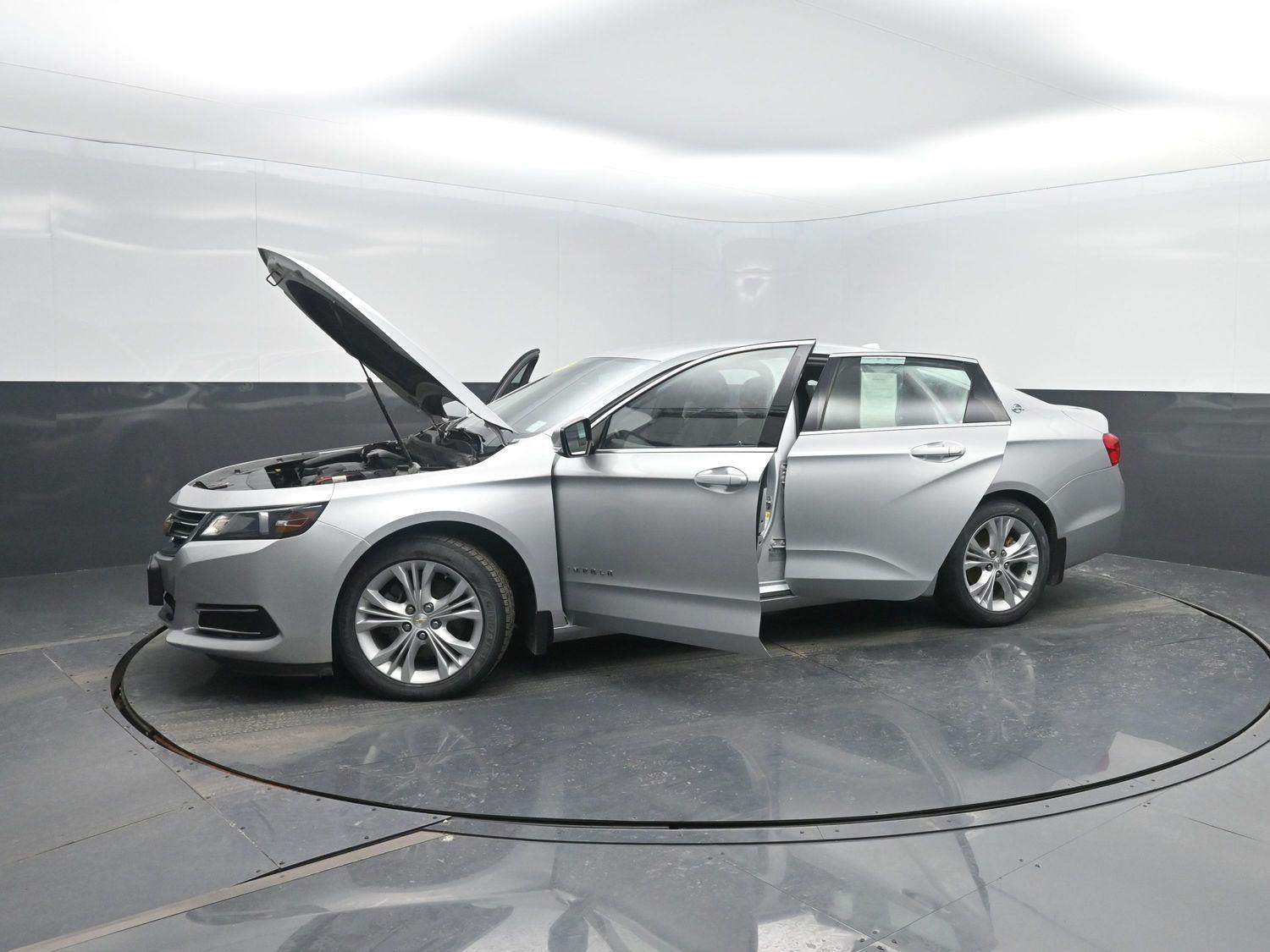 Used 2014 Silver Ice Metallic Chevrolet LT image 46