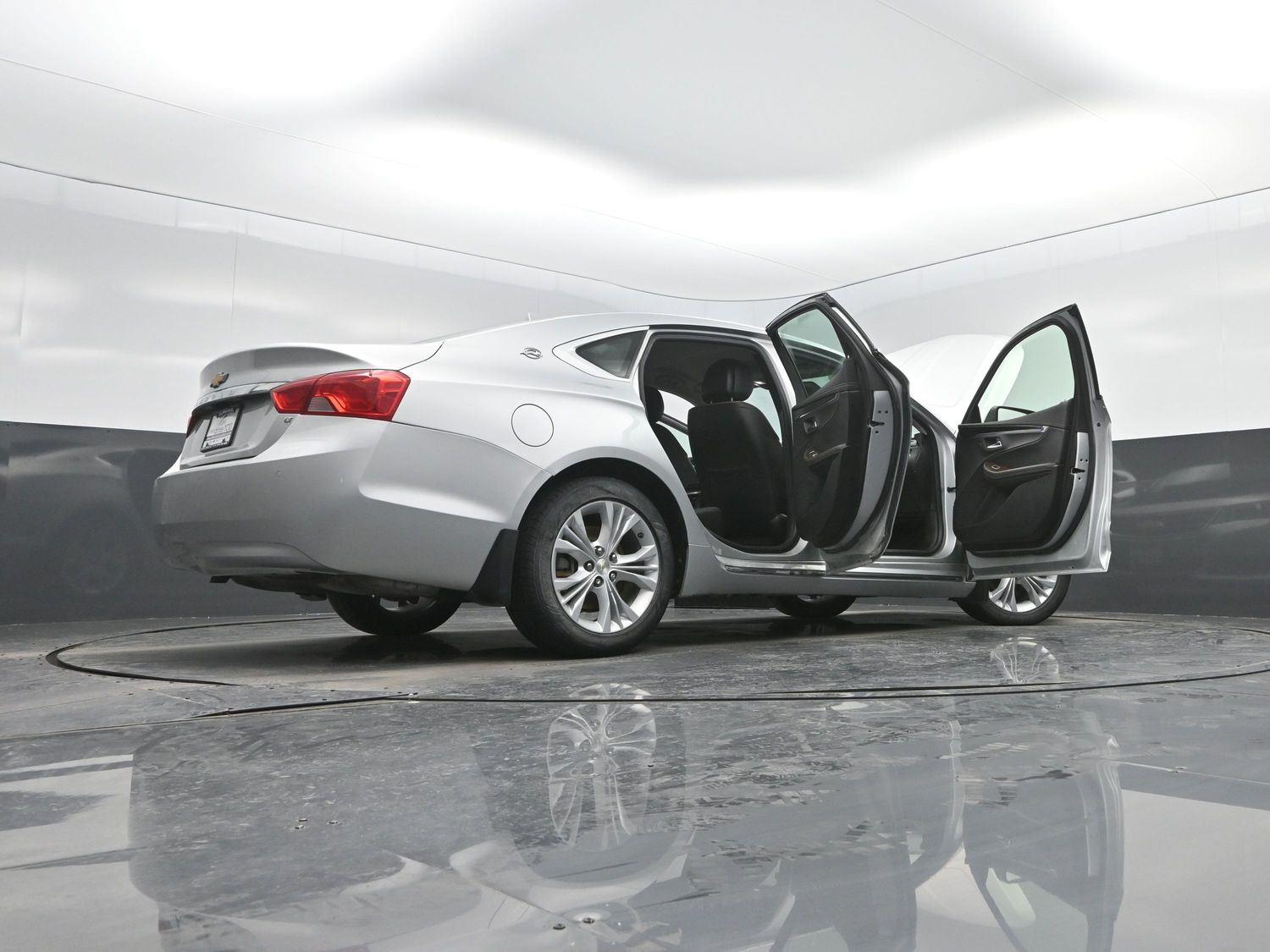 Used 2014 Silver Ice Metallic Chevrolet LT image 47