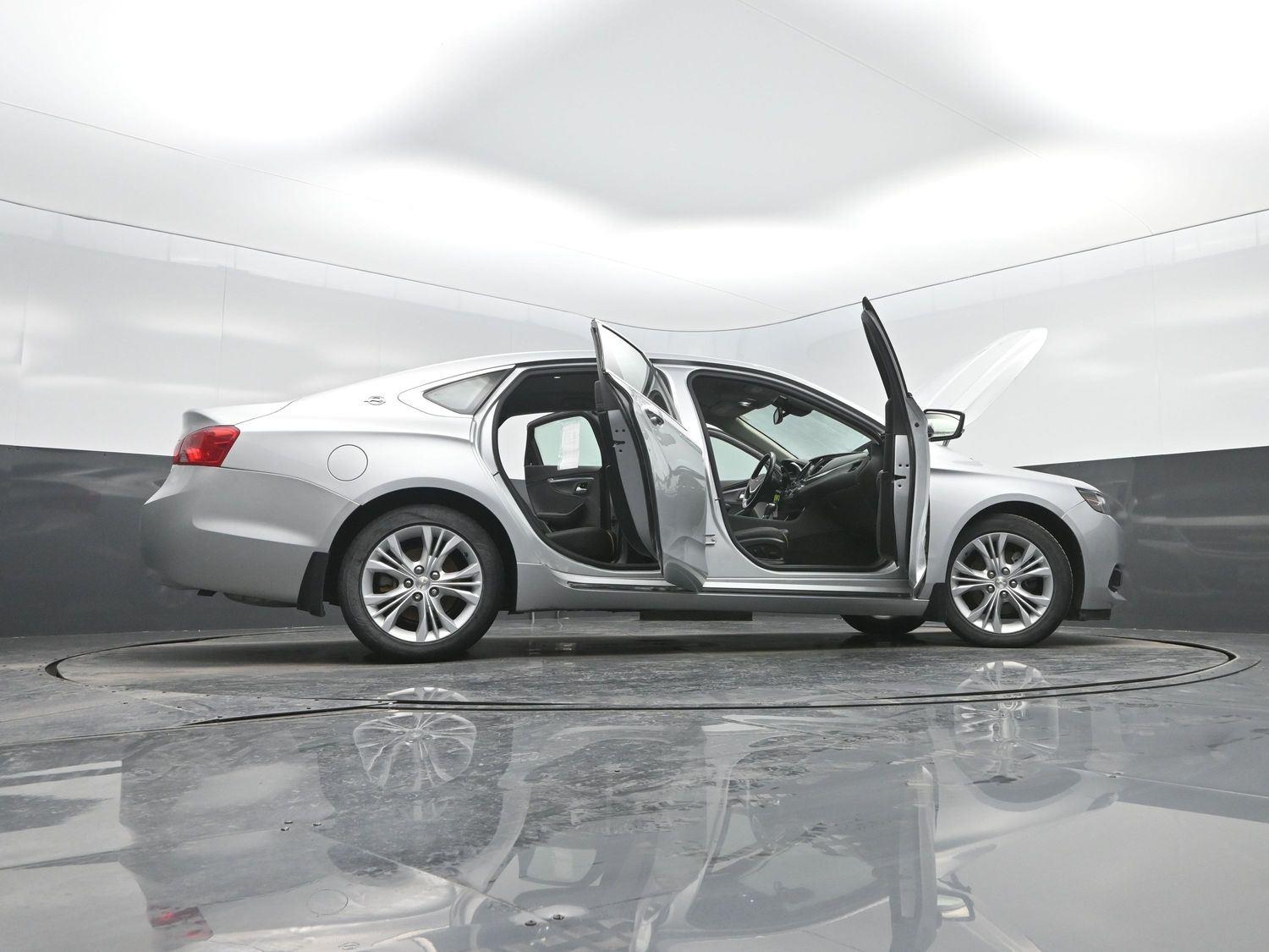 Used 2014 Silver Ice Metallic Chevrolet LT image 49