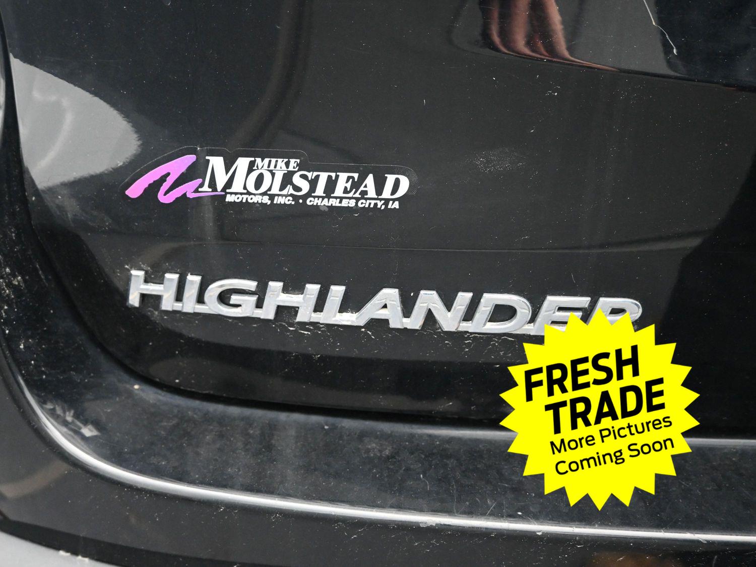 Used 2017 Midnight Black Metallic Toyota SE image 15