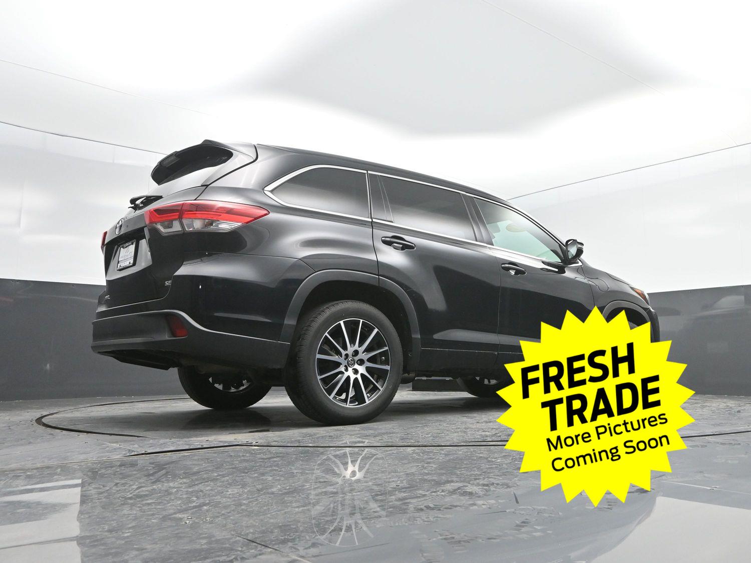 Used 2017 Midnight Black Metallic Toyota SE image 34