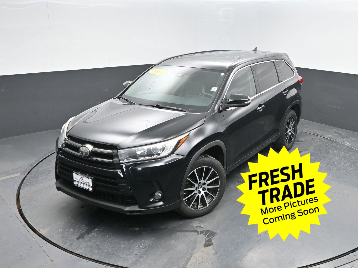 Used 2017 Midnight Black Metallic Toyota SE image 36