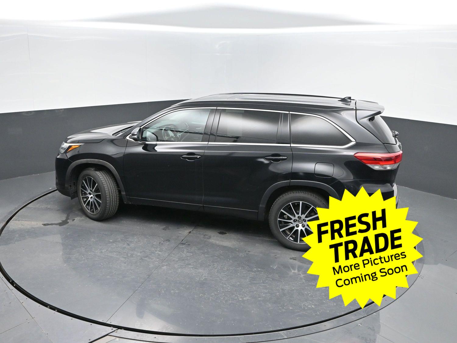 Used 2017 Midnight Black Metallic Toyota SE image 37