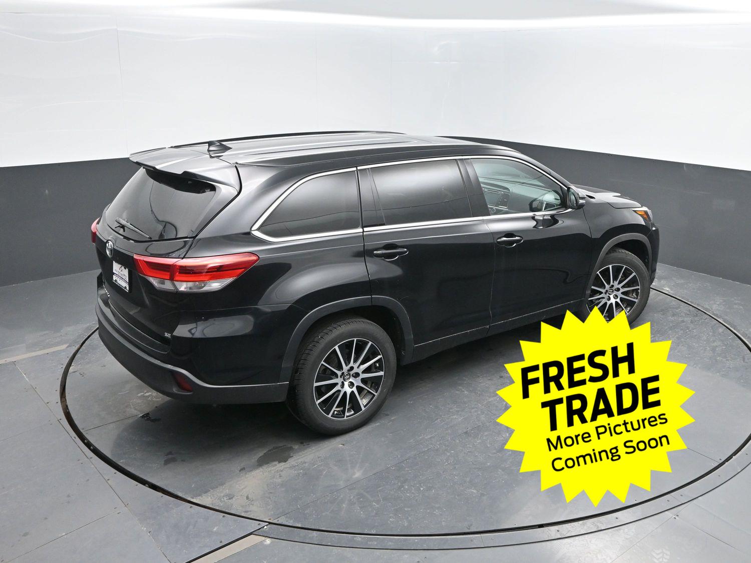 Used 2017 Midnight Black Metallic Toyota SE image 38