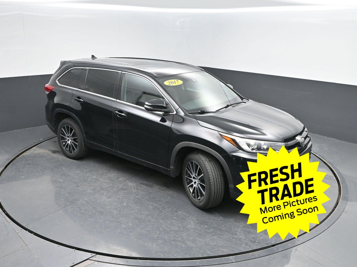 Used 2017 Midnight Black Metallic Toyota SE image 39