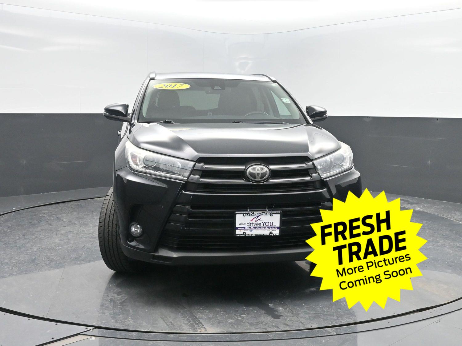 Used 2017 Midnight Black Metallic Toyota SE image 42