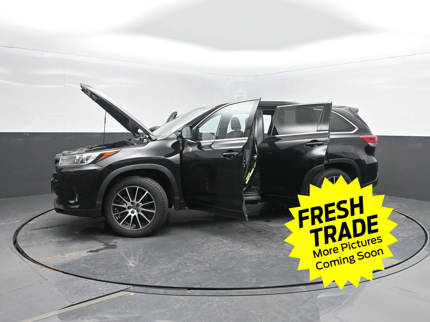 Used 2017 Midnight Black Metallic Toyota SE image 48