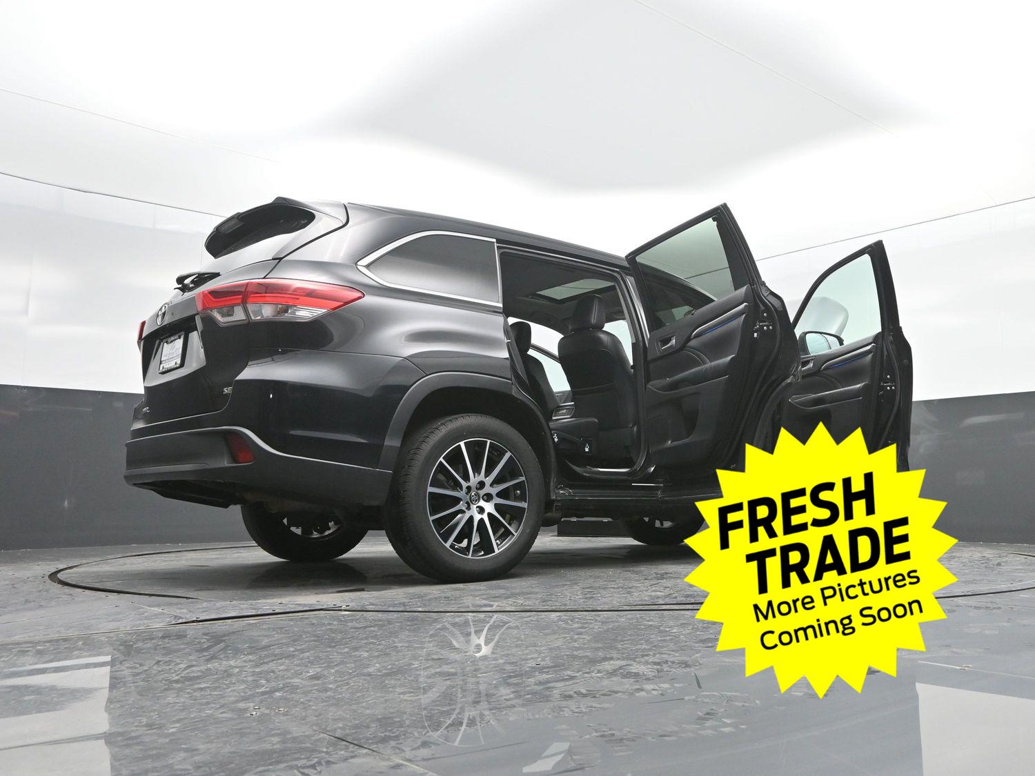 Used 2017 Midnight Black Metallic Toyota SE image 49