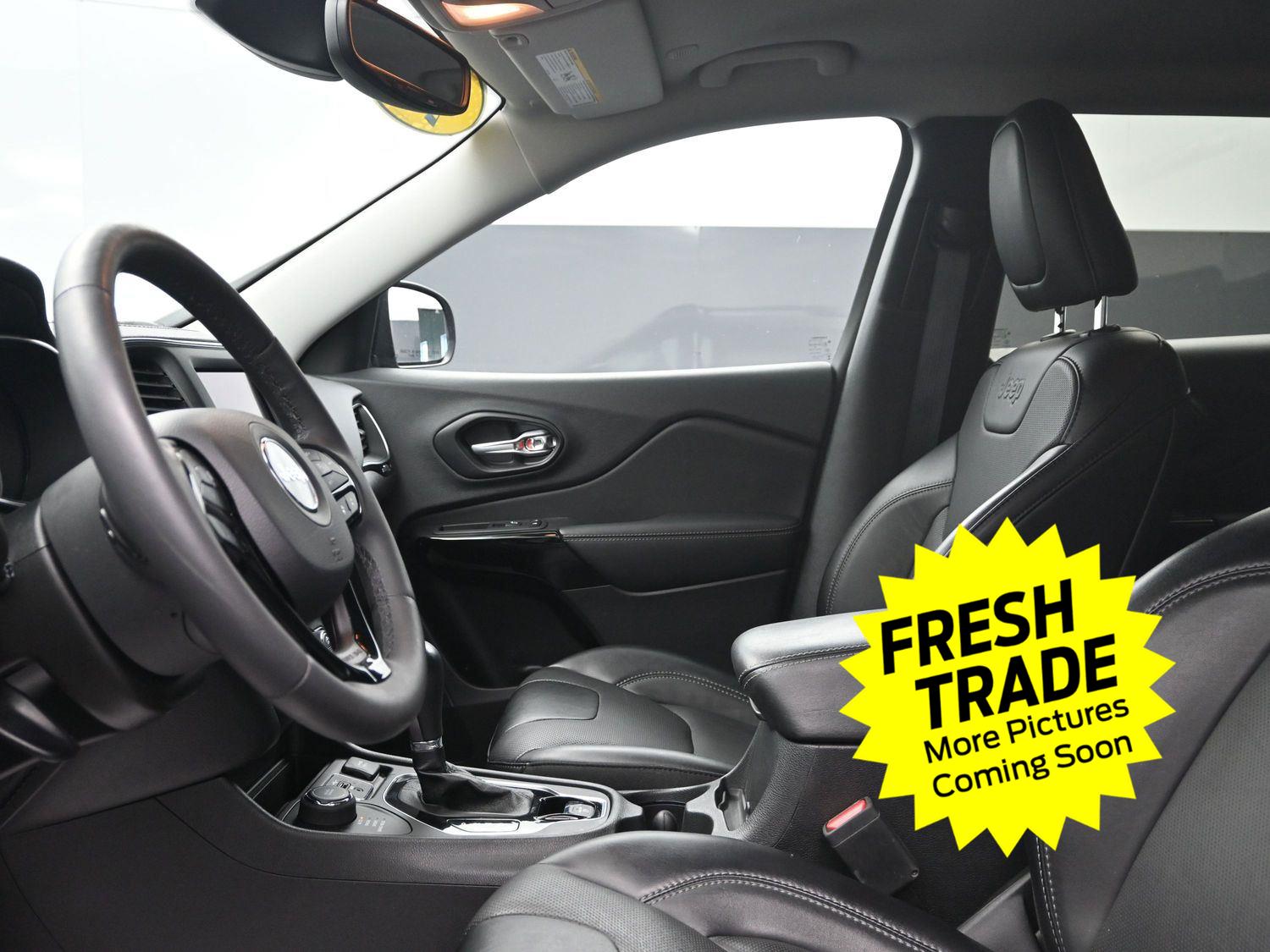 Used 2023 Sting-Gray Clearcoat Jeep Altitude Lux image 21