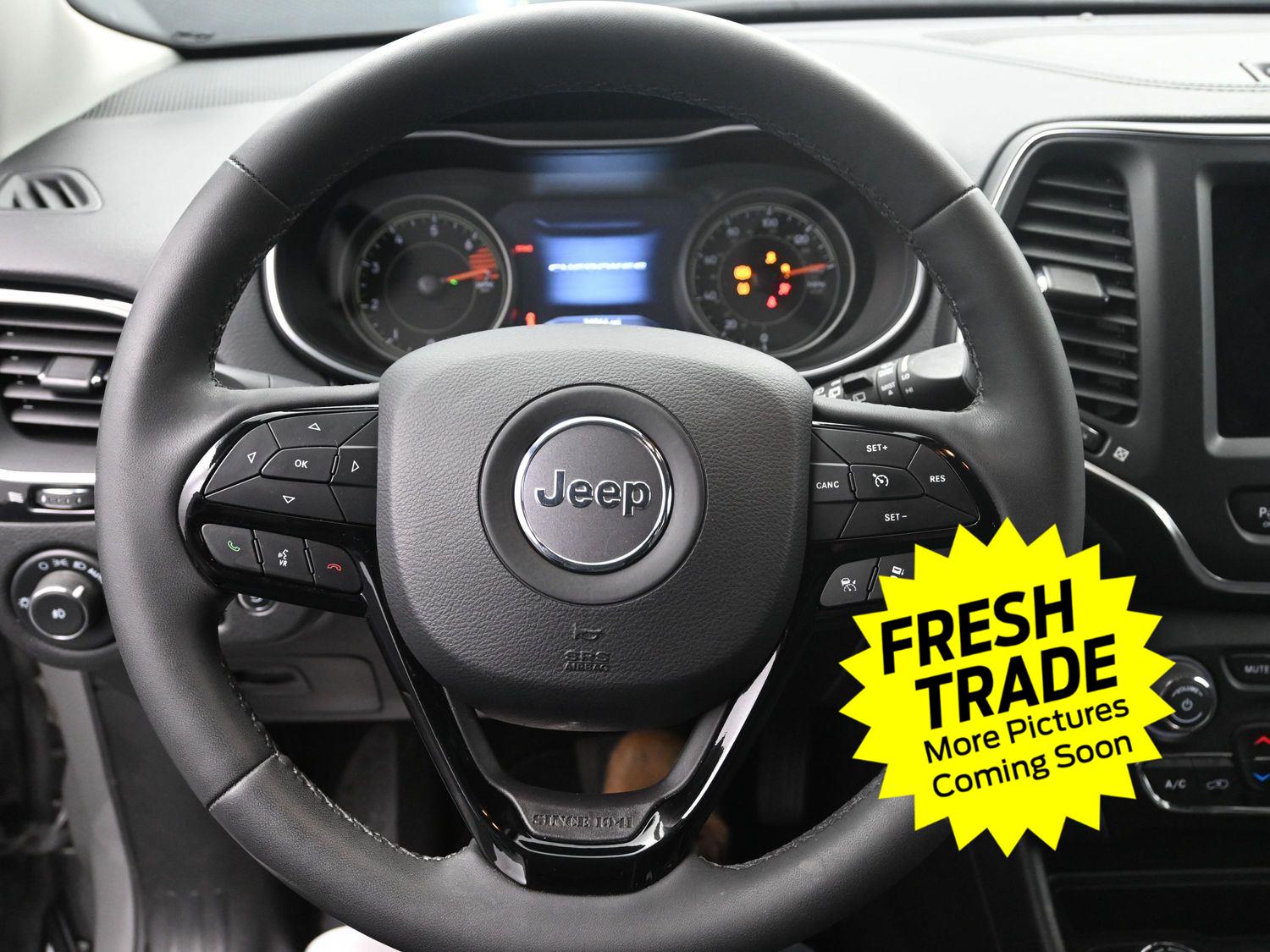 Used 2023 Sting-Gray Clearcoat Jeep Altitude Lux image 22