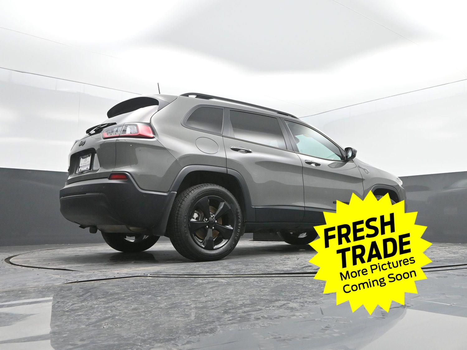 Used 2023 Sting-Gray Clearcoat Jeep Altitude Lux image 34