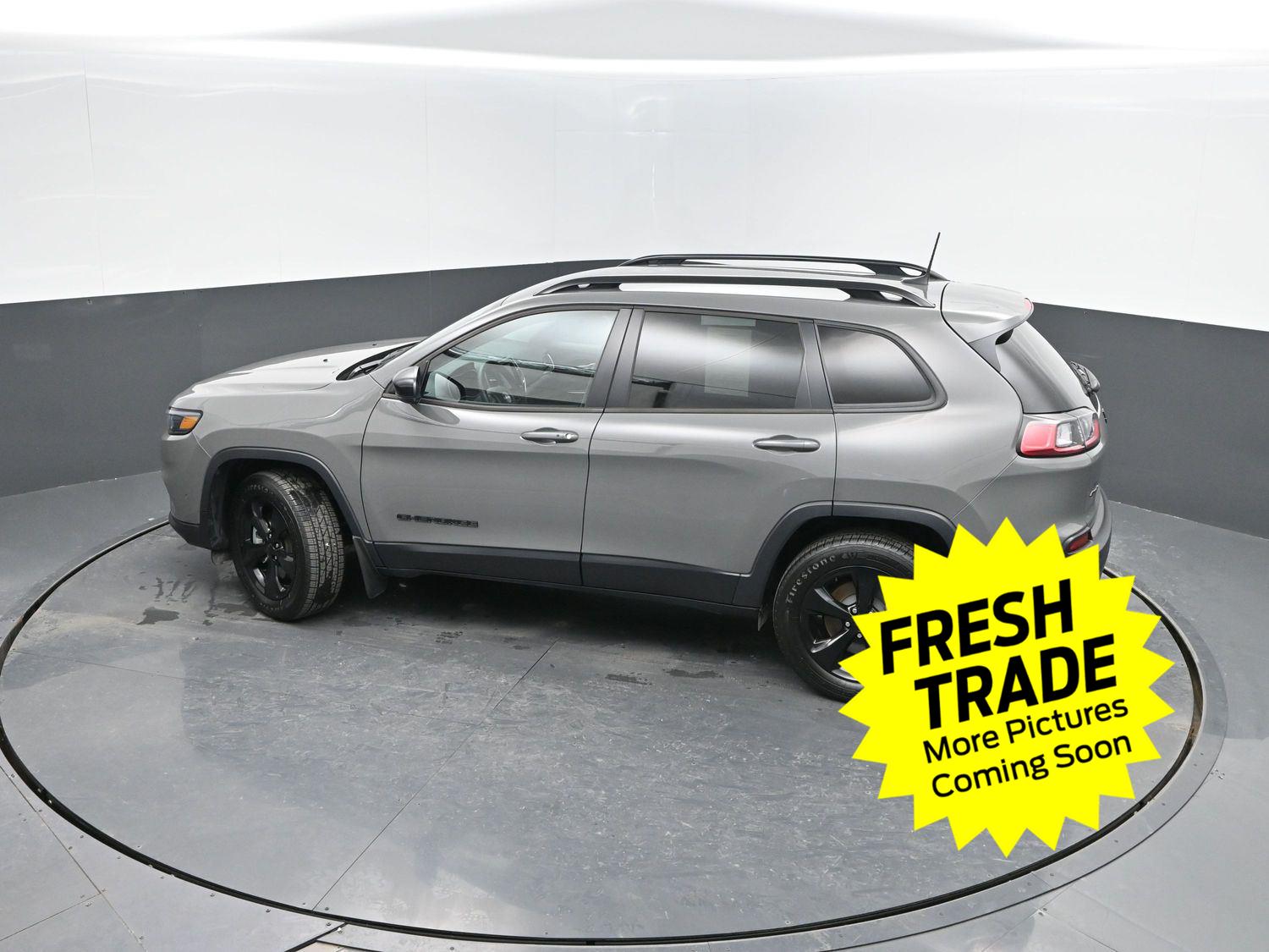 Used 2023 Sting-Gray Clearcoat Jeep Altitude Lux image 37
