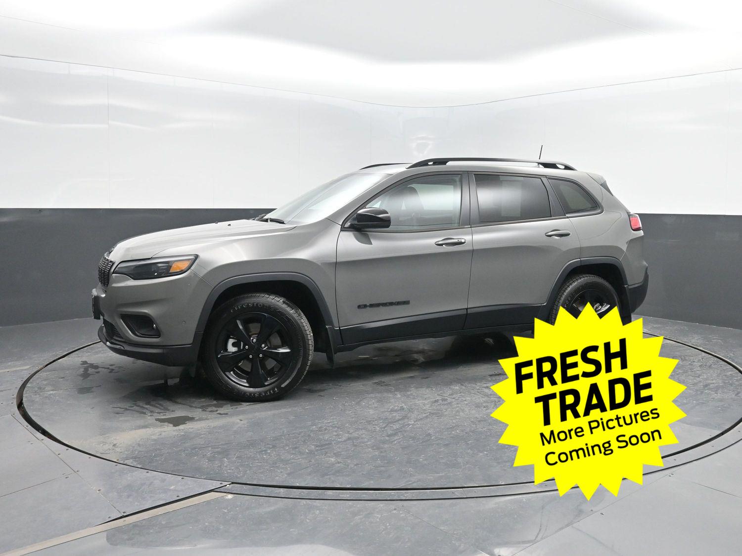 Used 2023 Sting-Gray Clearcoat Jeep Altitude Lux image 41