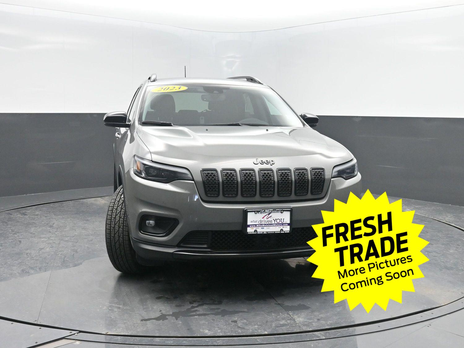 Used 2023 Sting-Gray Clearcoat Jeep Altitude Lux image 42