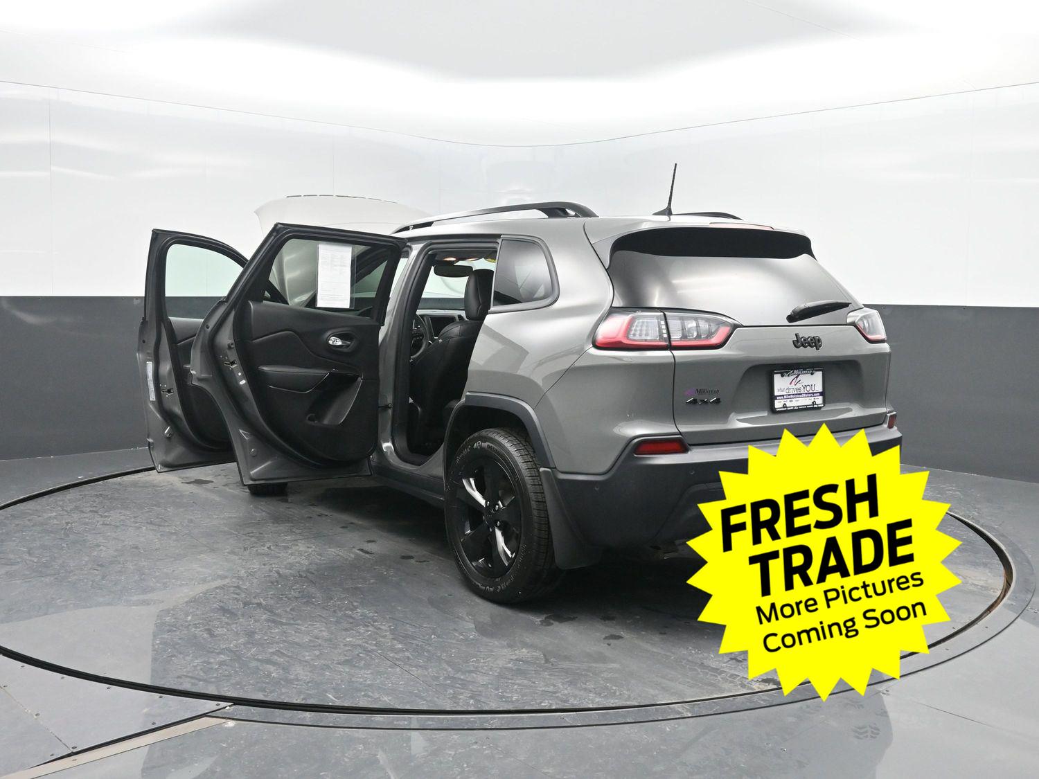 Used 2023 Sting-Gray Clearcoat Jeep Altitude Lux image 46