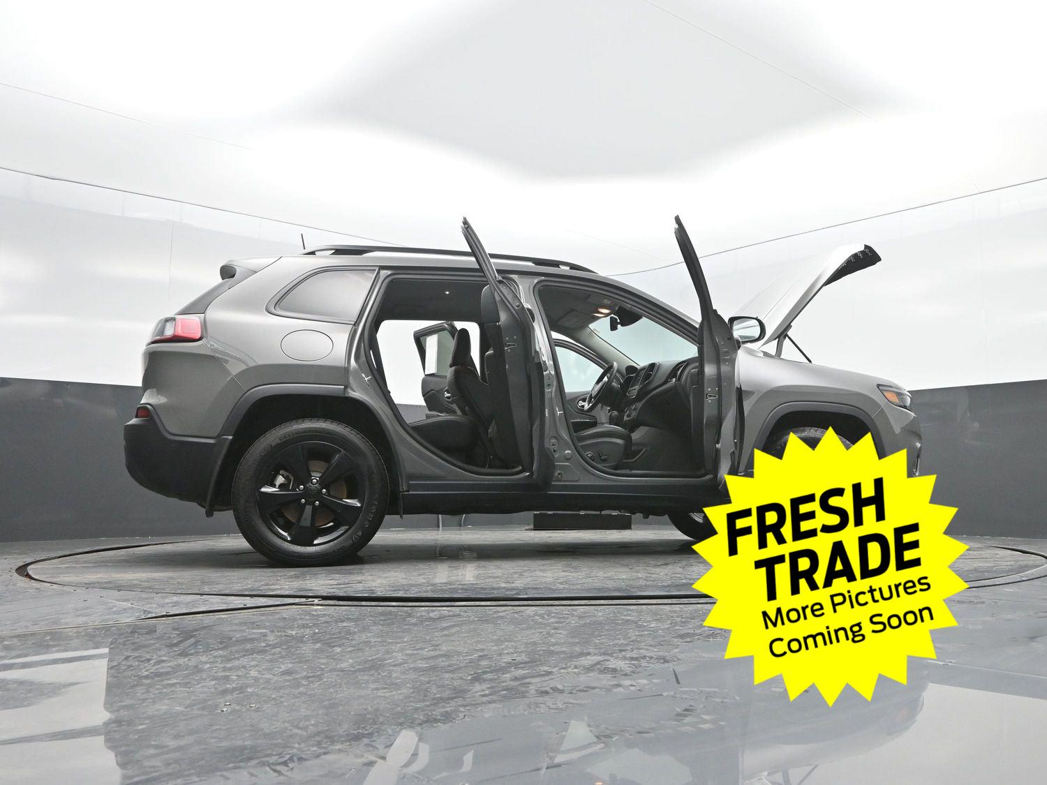 Used 2023 Sting-Gray Clearcoat Jeep Altitude Lux image 51