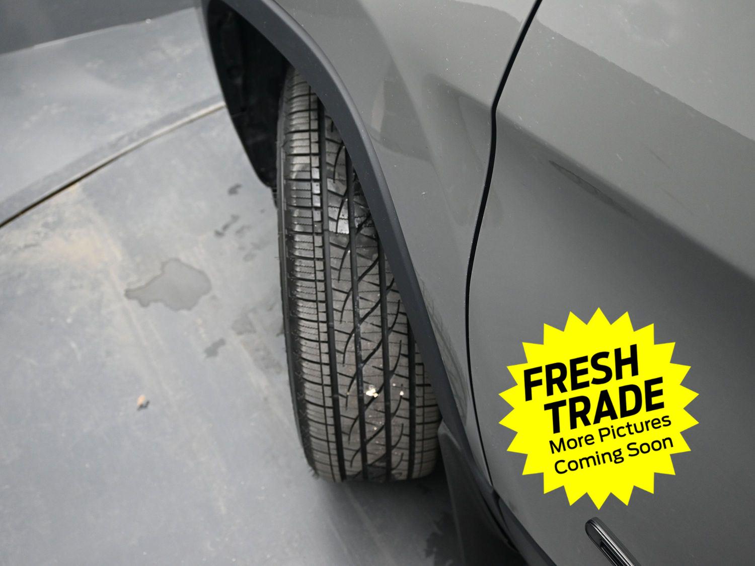 Used 2023 Sting-Gray Clearcoat Jeep Altitude Lux image 5