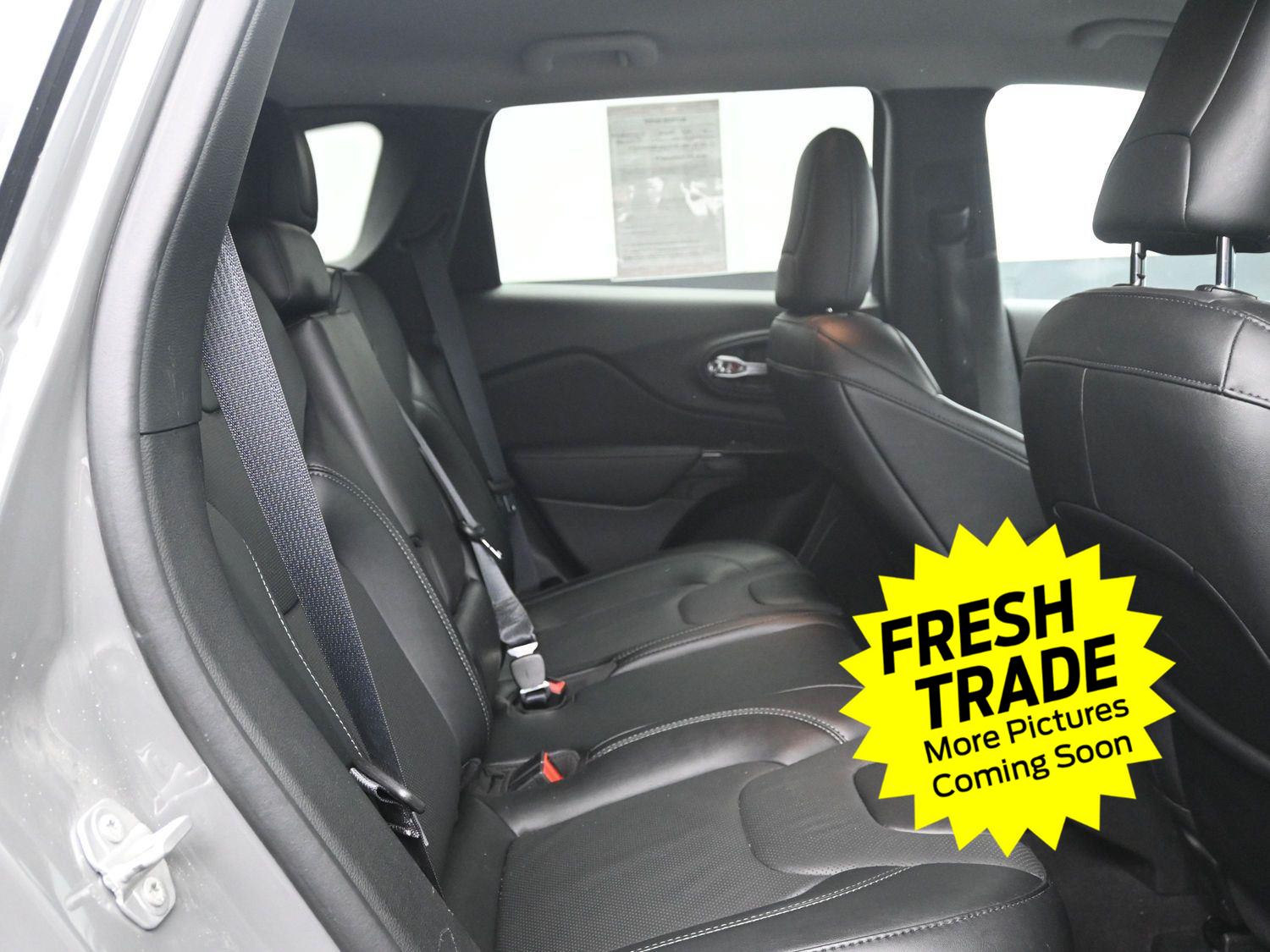 Used 2023 Sting-Gray Clearcoat Jeep Altitude Lux image 13