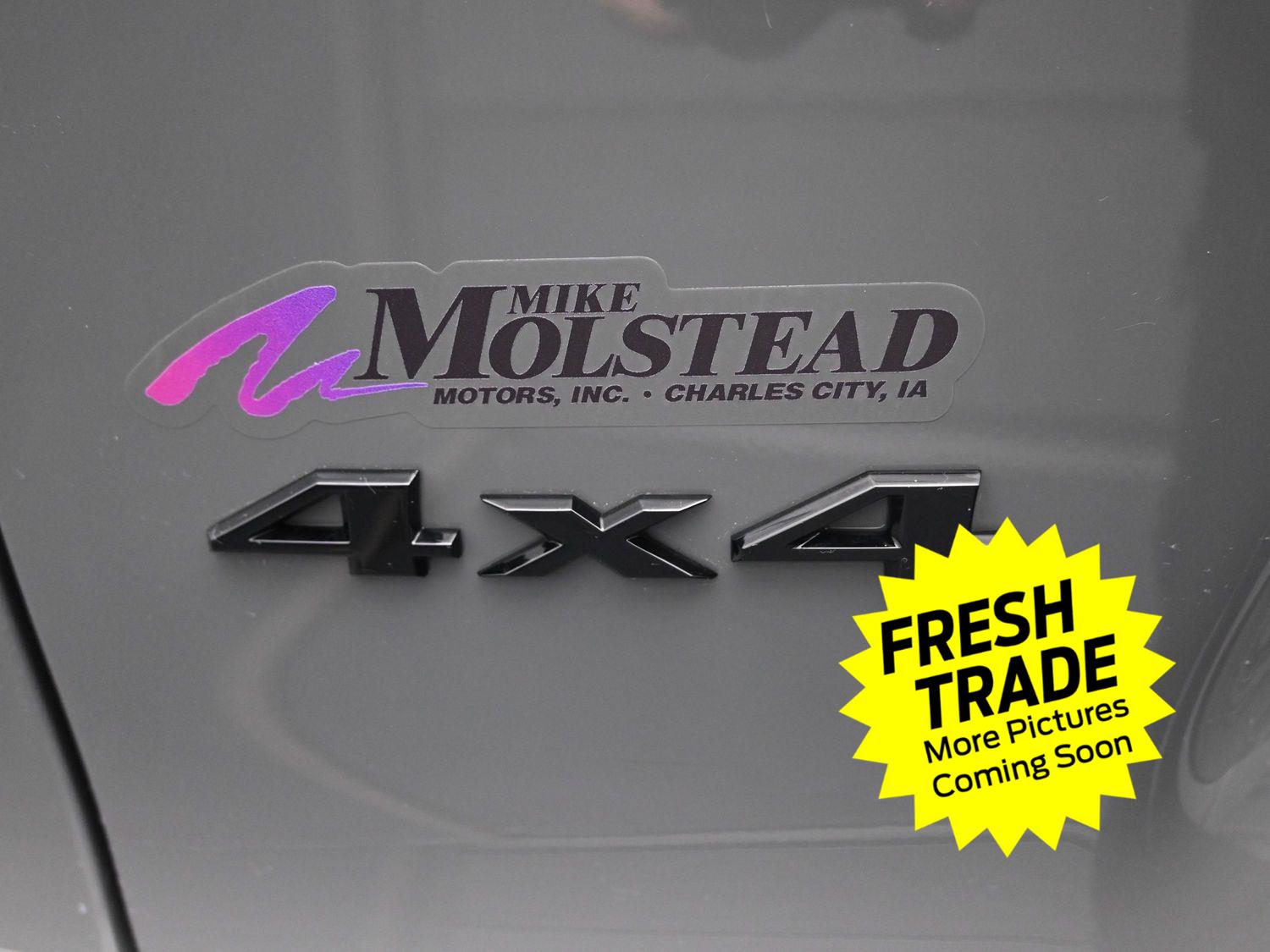 Used 2023 Sting-Gray Clearcoat Jeep Altitude Lux image 15