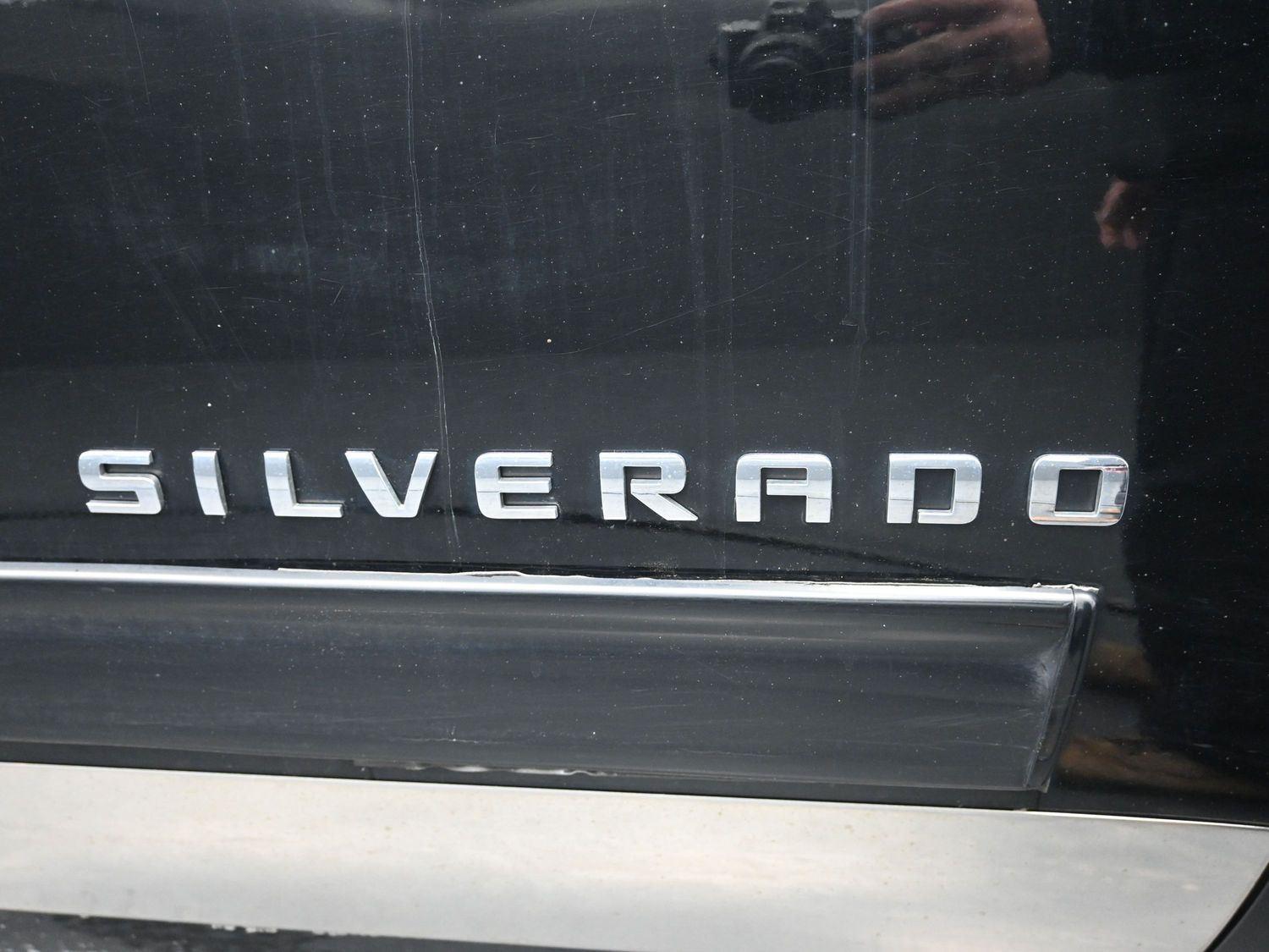 Used 2010 Black Chevrolet LTZ image 6