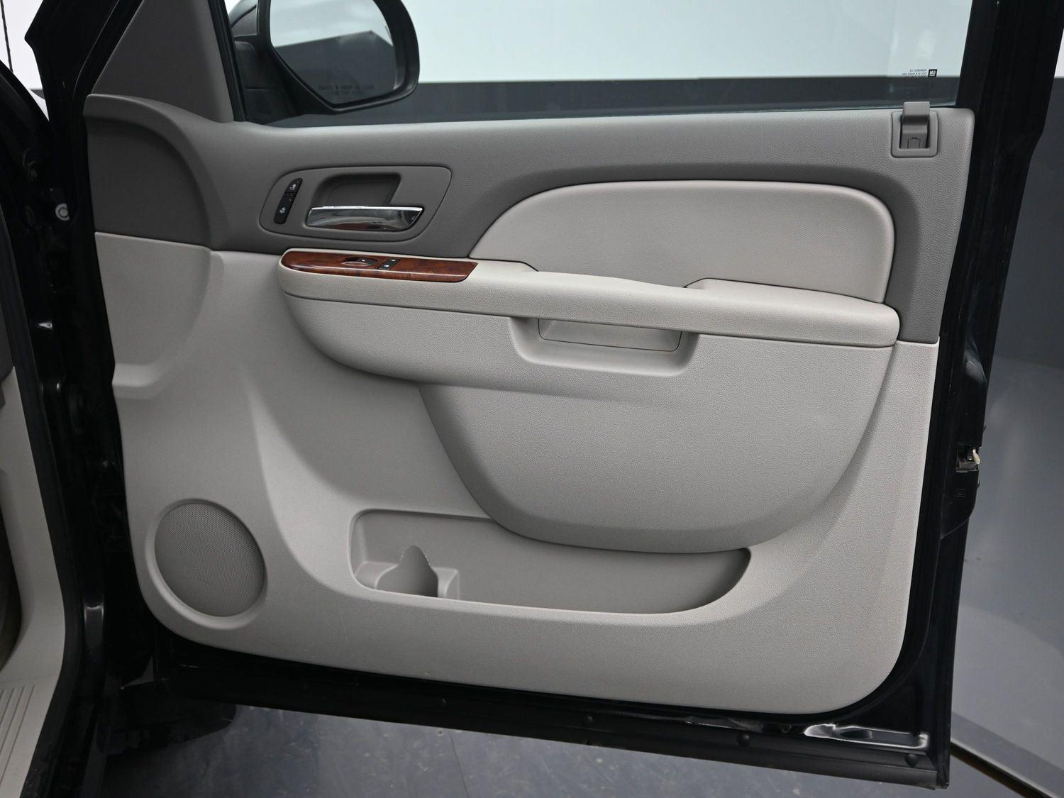 Used 2010 Black Chevrolet LTZ image 7