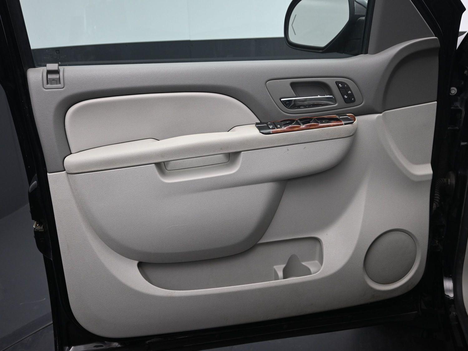 Used 2010 Black Chevrolet LTZ image 17