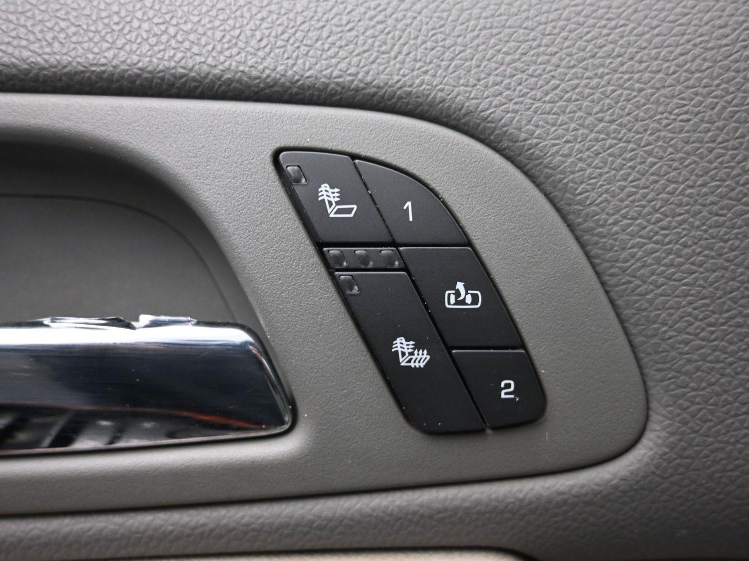 Used 2010 Black Chevrolet LTZ image 18