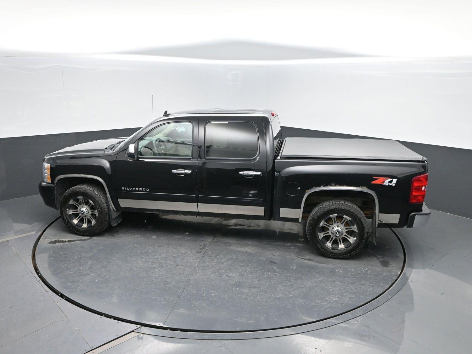 Used 2010 Black Chevrolet LTZ image 33