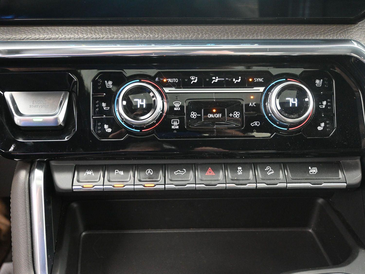 Used 2023 Onyx Black GMC Denali image 34