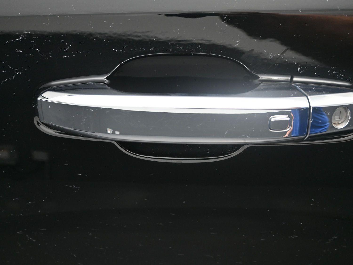 Used 2023 Onyx Black GMC Denali image 20