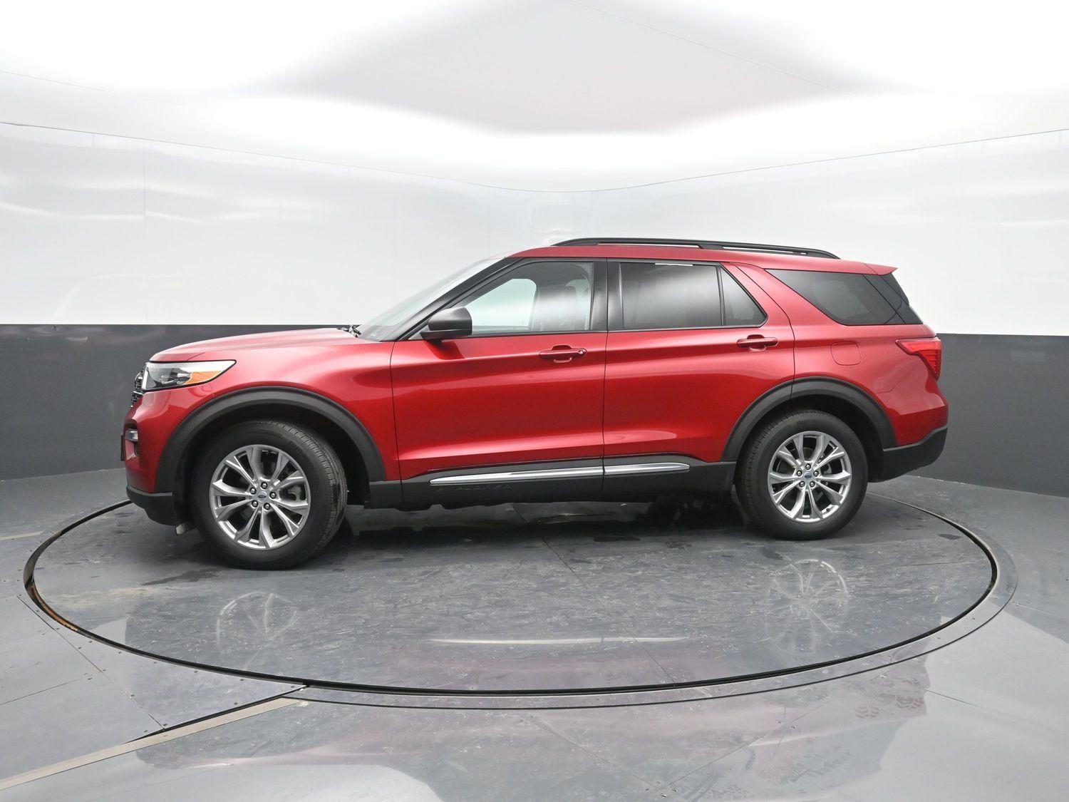 Rapid Red Metallic Tinted Clearcoat 2021 Ford Explorer XLT AWD SUV / Crossover All-Wheel Drive Automatic