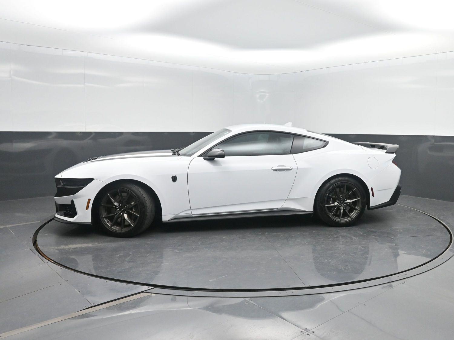 Oxford White 2024 Ford Mustang Dark Horse Fastback RWD Coupe Rear-Wheel Drive 6-Speed Manual