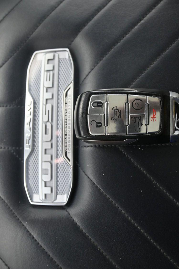Used 2025 Diamond Black Crystal Pearlcoat Ram Tungsten image 35
