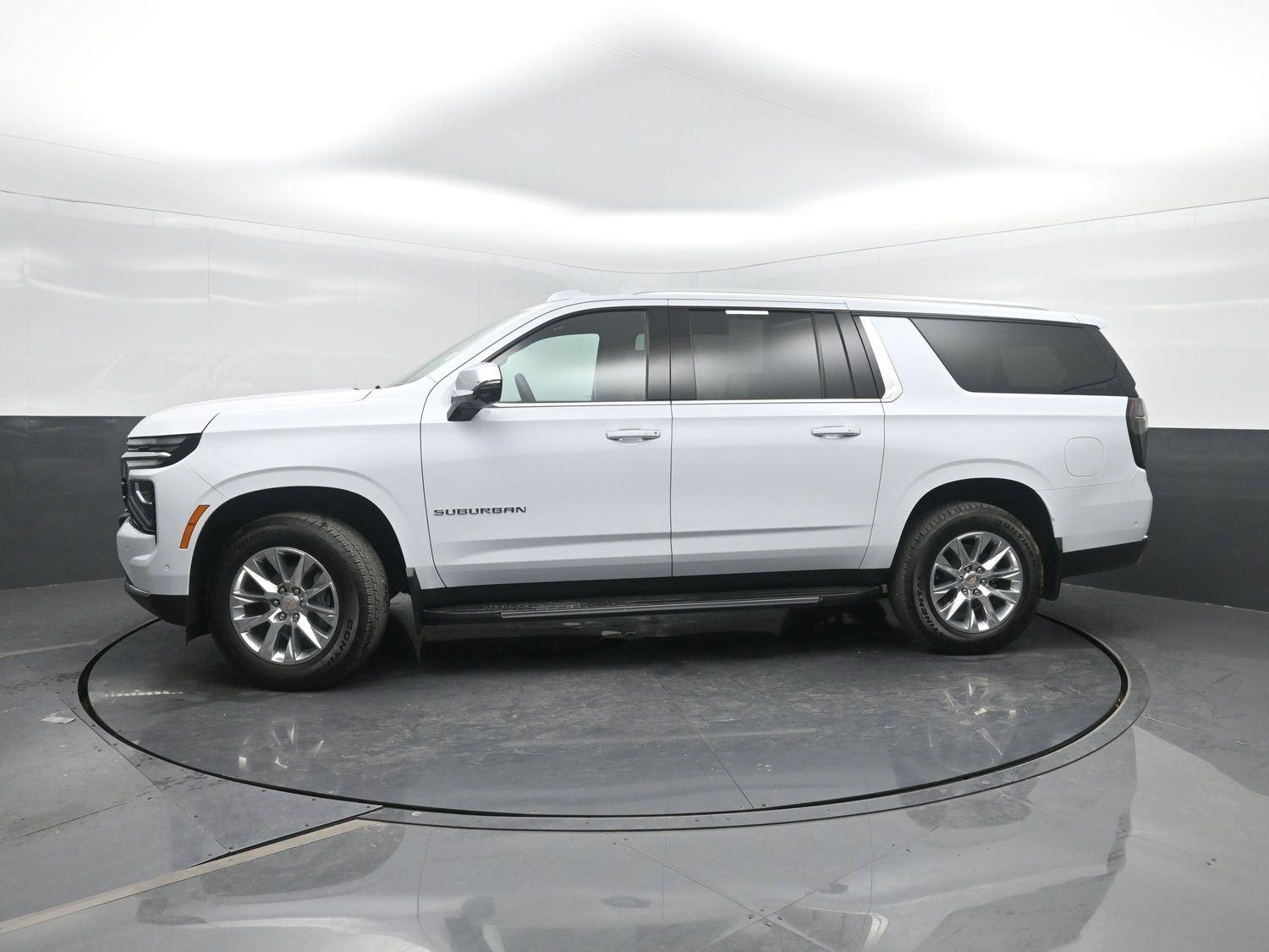 Polar White Tricoat 2026 Chevrolet Suburban SUV / Crossover Four-Wheel Drive Automatic