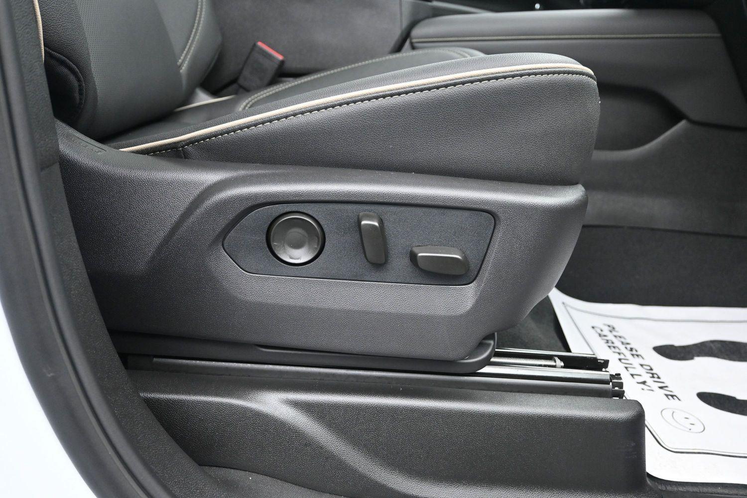Used 2026 Polar White Tricoat Chevrolet Premier image 11