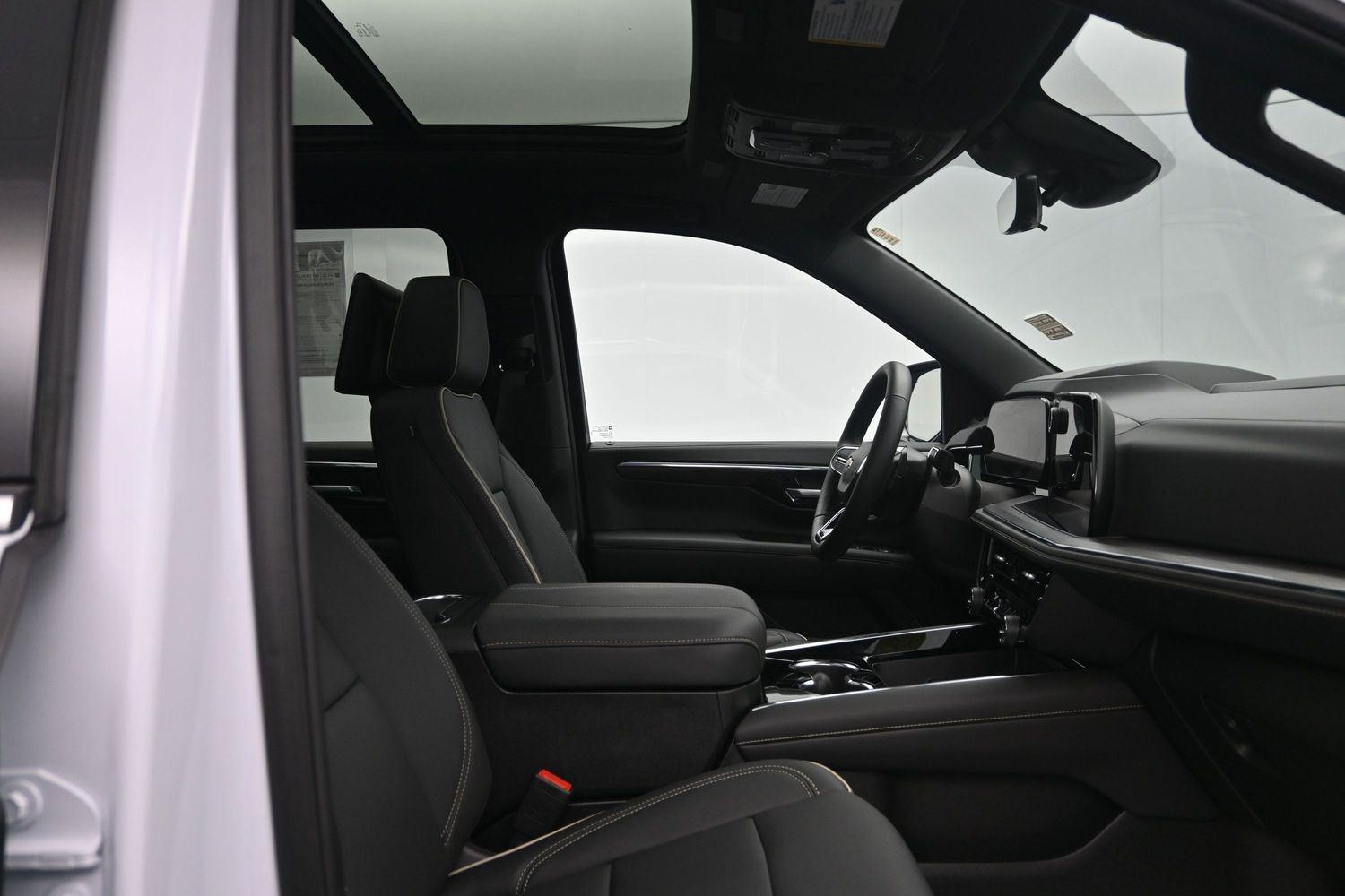 Used 2026 Polar White Tricoat Chevrolet Premier image 12