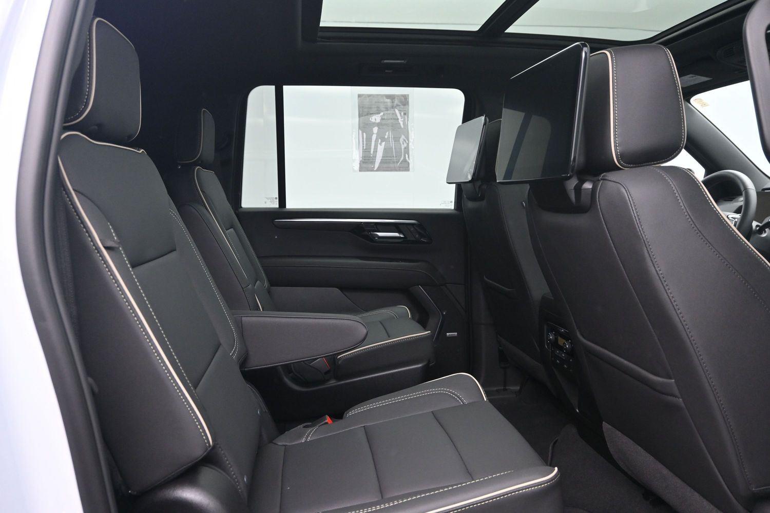 Used 2026 Polar White Tricoat Chevrolet Premier image 14