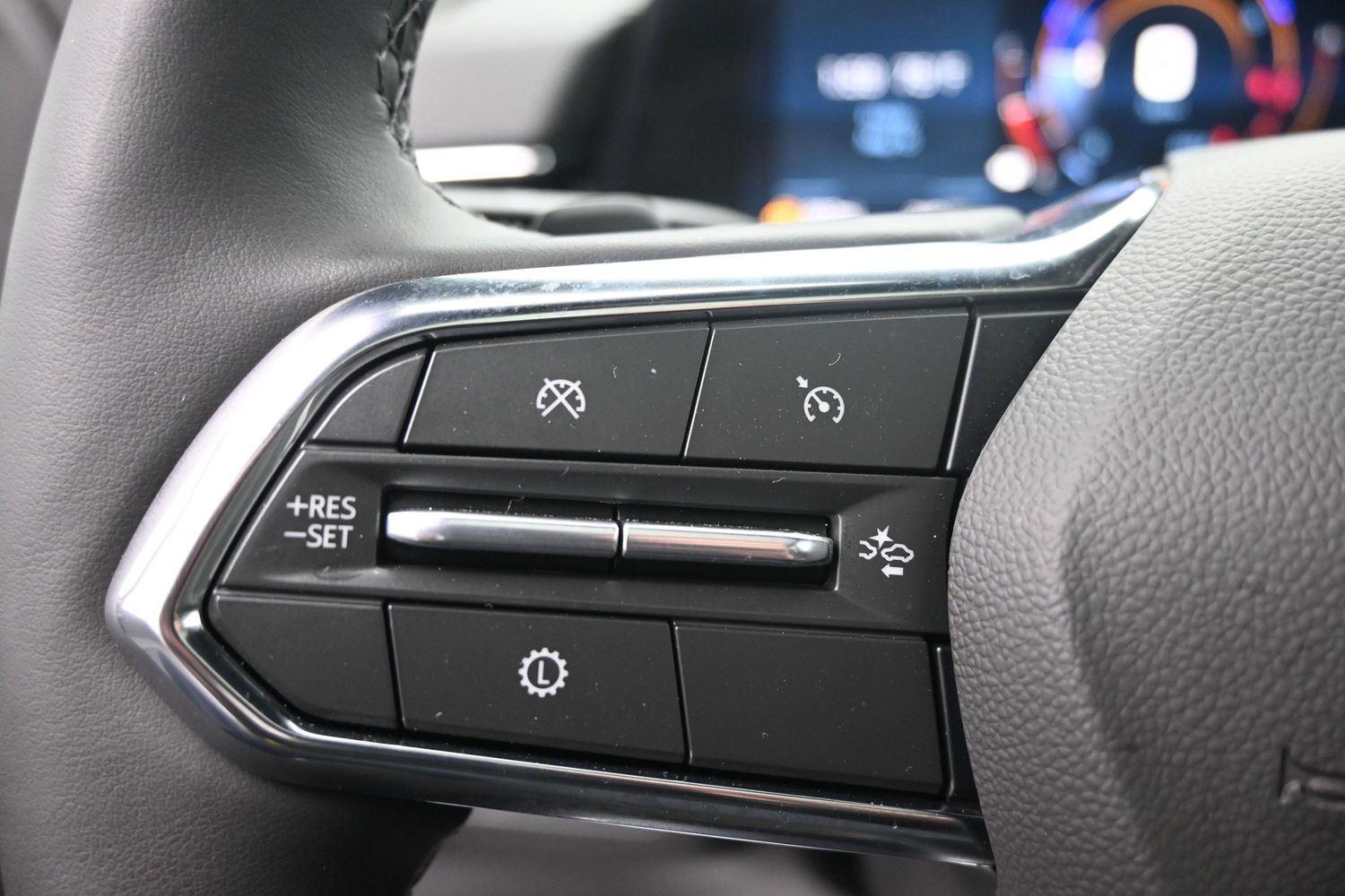 Used 2026 Polar White Tricoat Chevrolet Premier image 29