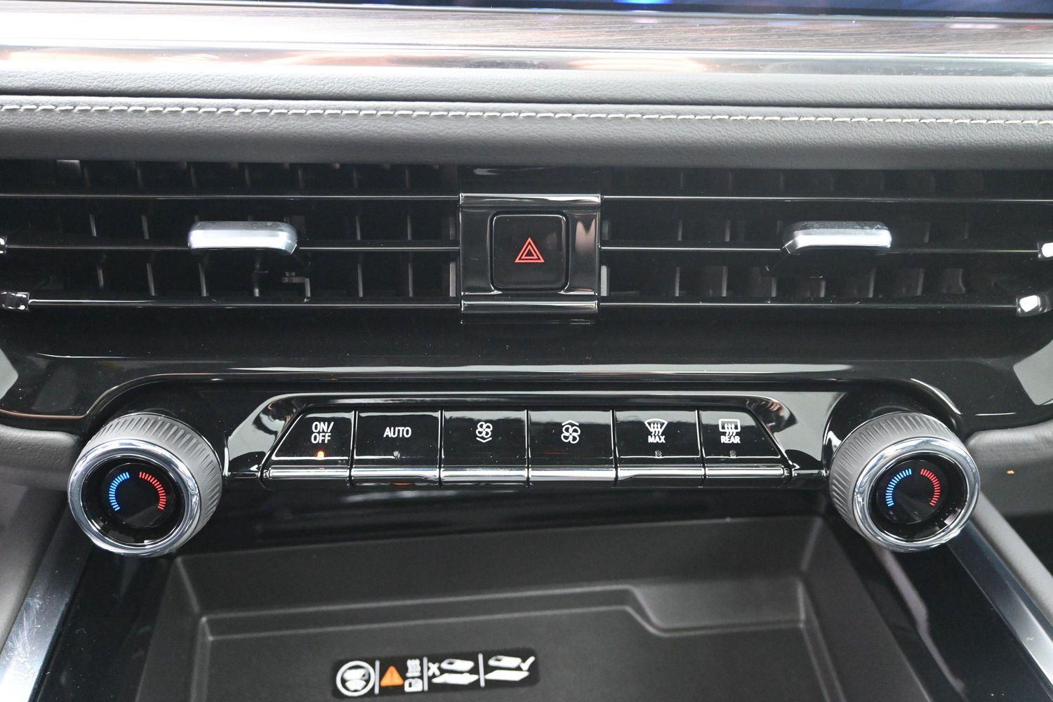 Used 2026 Polar White Tricoat Chevrolet Premier image 34